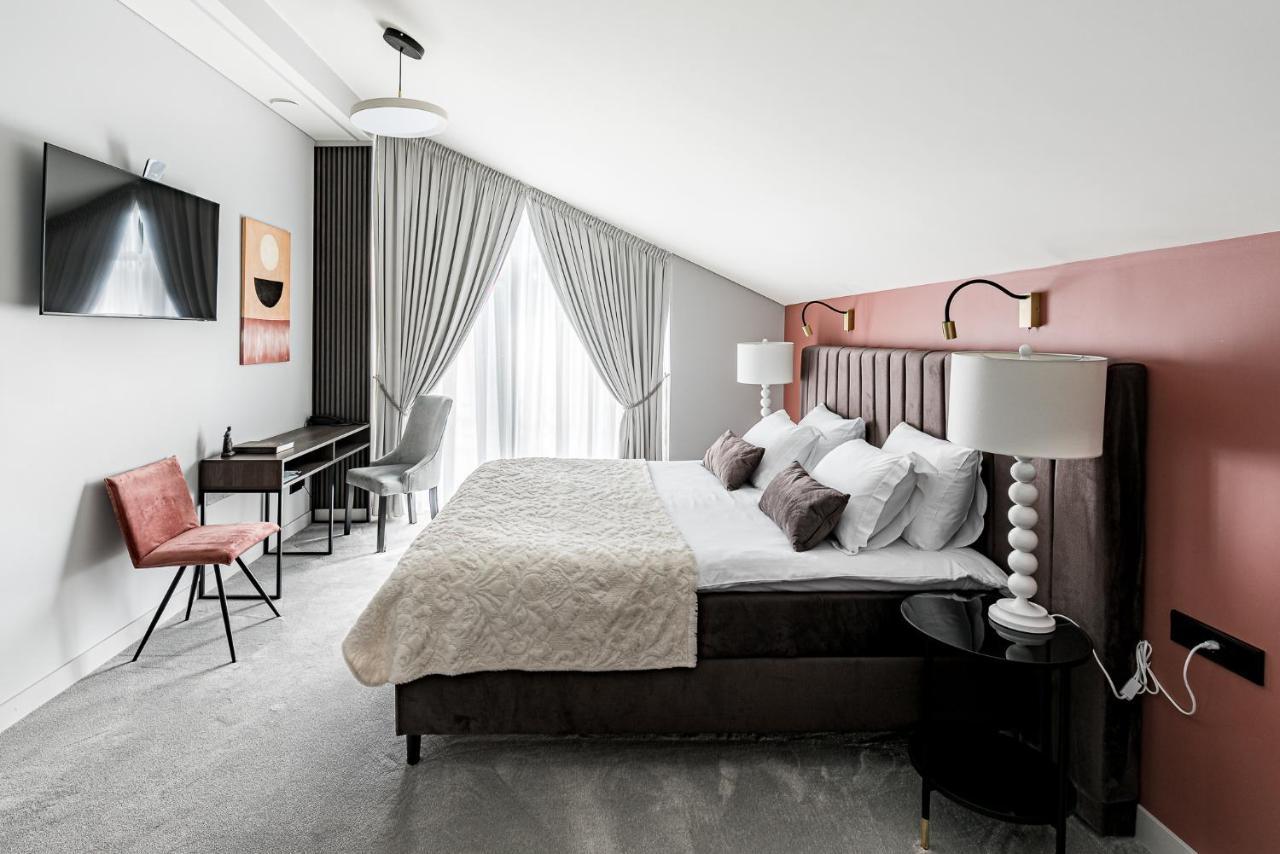 Oginski Hotel Plunge Luaran gambar