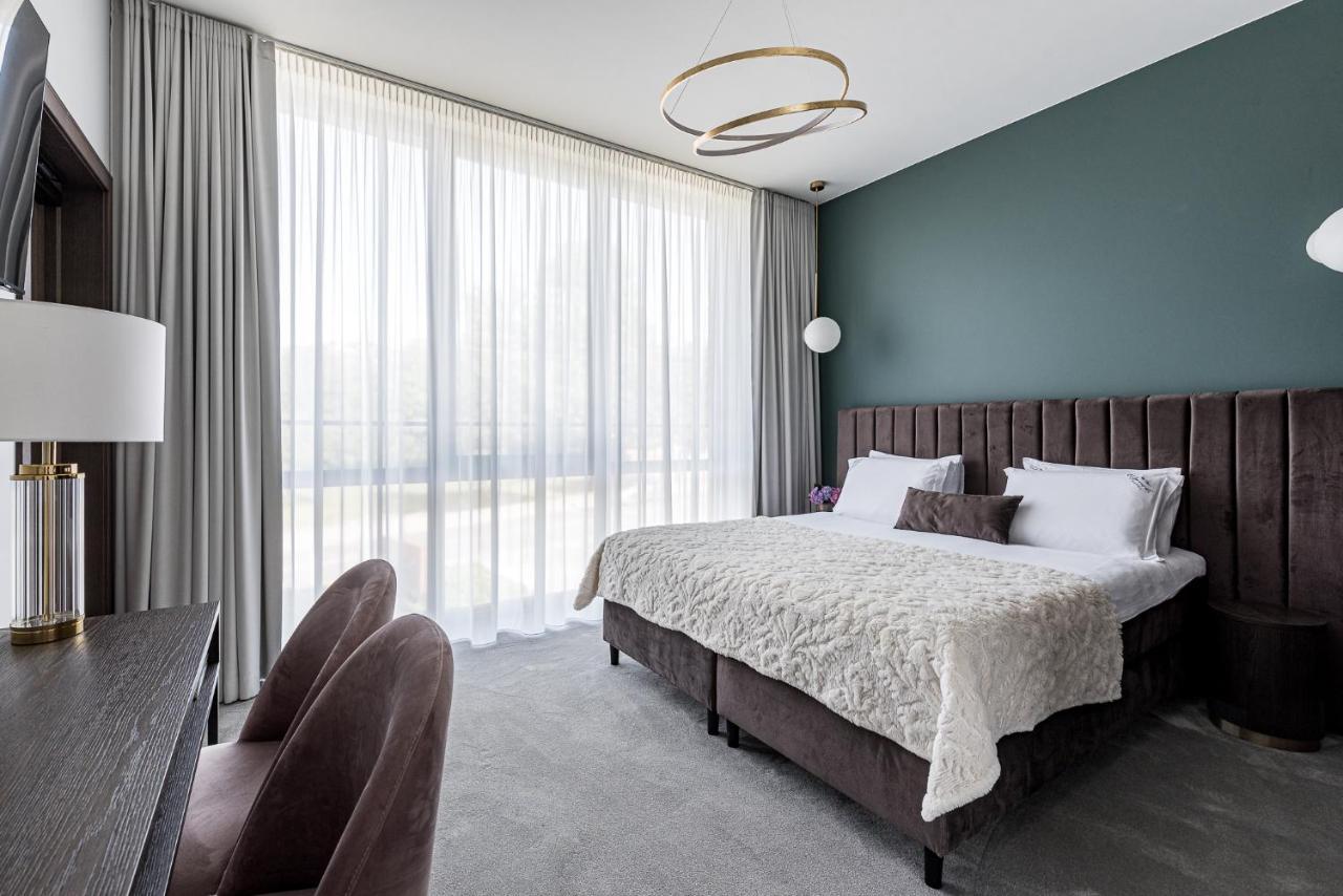 Oginski Hotel Plunge Luaran gambar