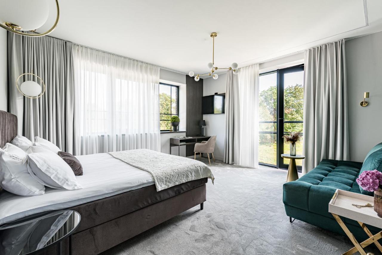 Oginski Hotel Plunge Luaran gambar