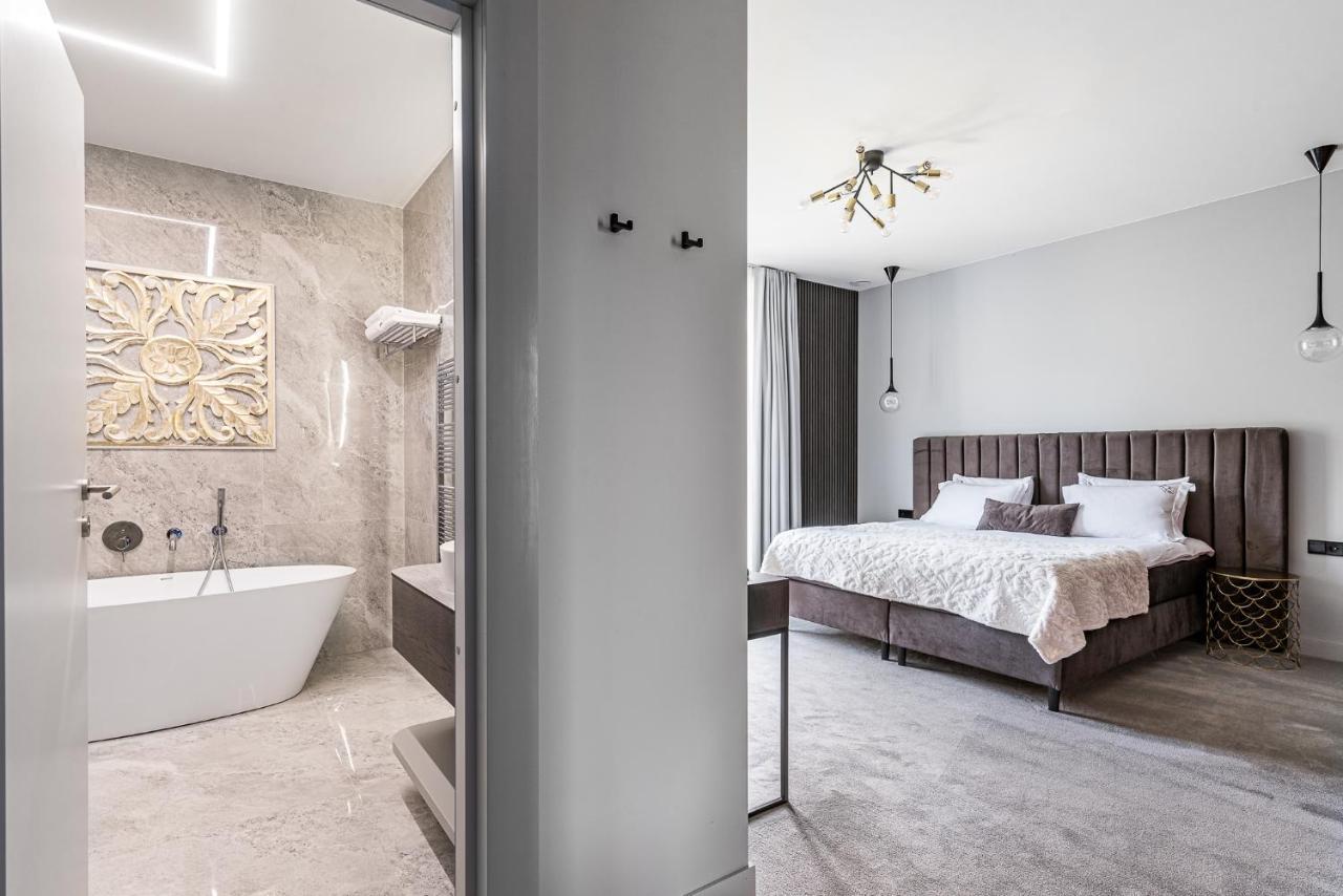 Oginski Hotel Plunge Luaran gambar